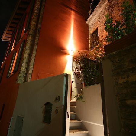 Casa Rossa - Bymyhomeincomo チェルノッビオ 部屋 写真