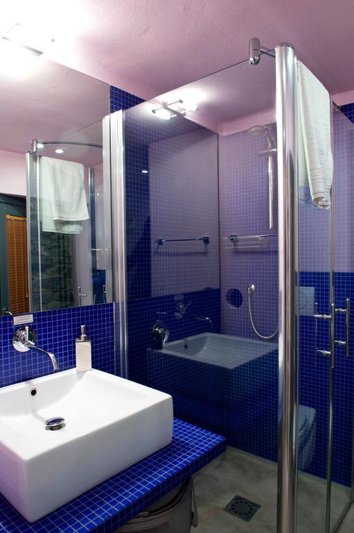 Casa Rossa - Bymyhomeincomo チェルノッビオ 部屋 写真