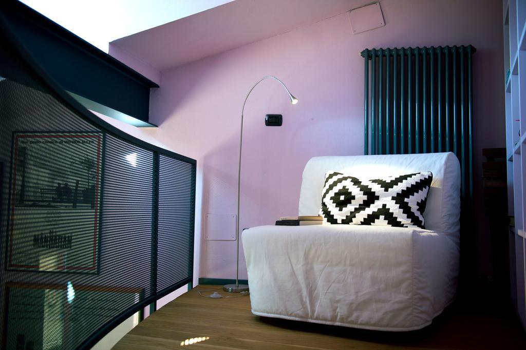 Casa Rossa - Bymyhomeincomo チェルノッビオ 部屋 写真