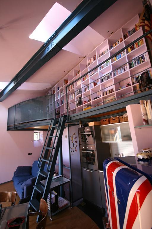 Casa Rossa - Bymyhomeincomo チェルノッビオ 部屋 写真